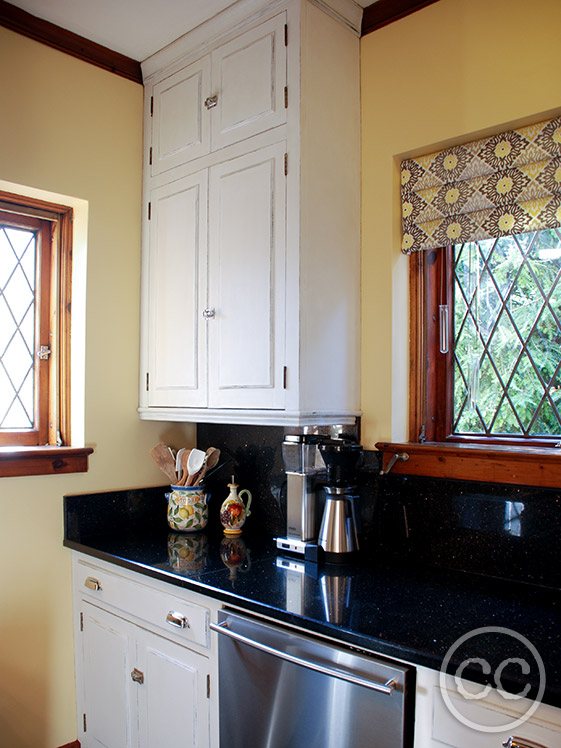 Kitchen painted with Classic Cupboards Paint. Visit www.classiccupboardspaint.com for more details.