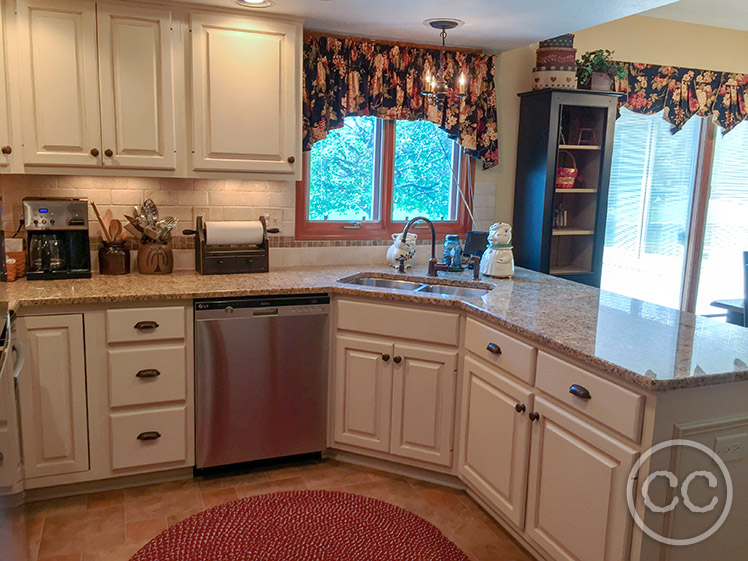 Kitchen painted with Classic Cupboards Paint. Visit www.classiccupboardspaint.com for more details.